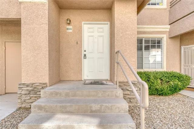 $1,731 | 9901 Trailwood Drive, Unit 2006, Las Vegas, NV 89134