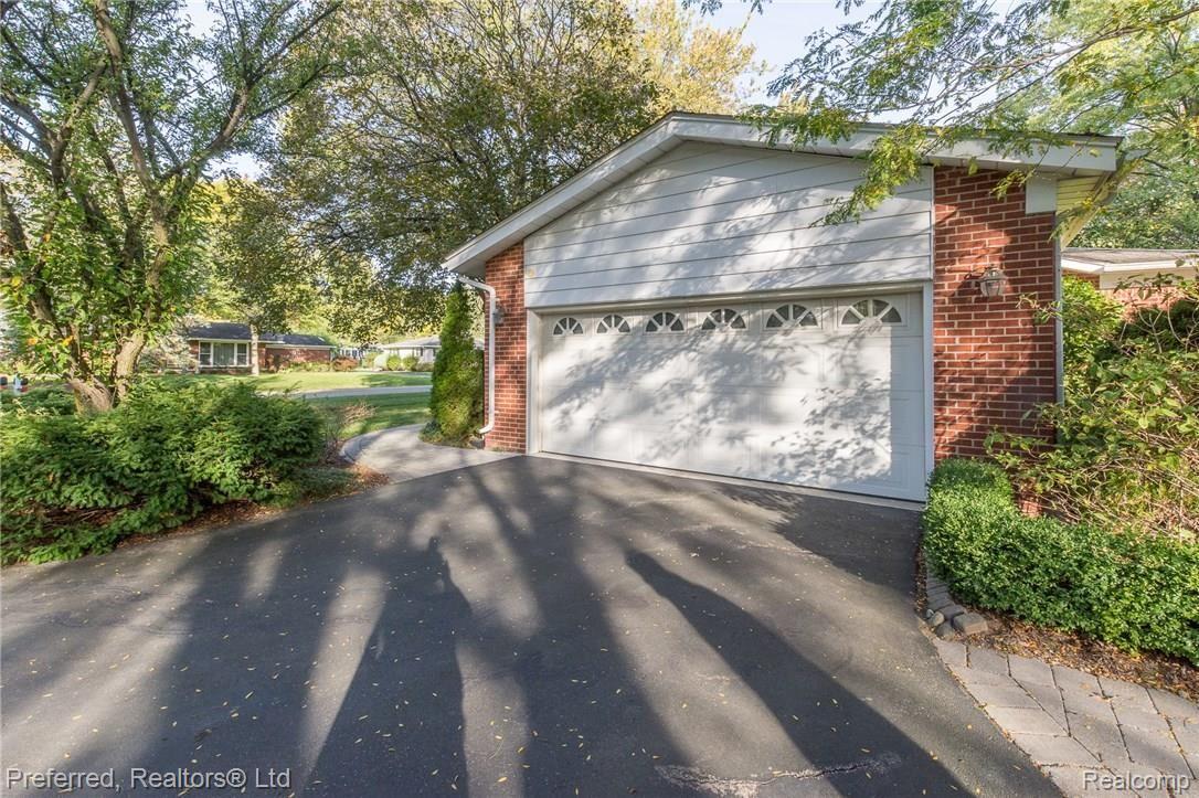 28244 Peppermill Road Farmington, MI 48331 - Photo 28 of 28 DSC_1880.jpg