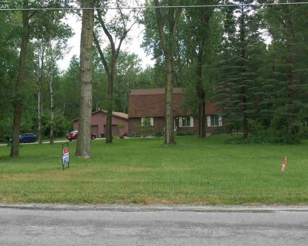 7401 Rathbun Road Birch Run, MI 48415 - Photo 3 of 31 21310627-2.JPG