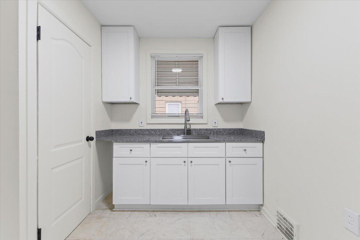 6150 Neff Avenue Detroit, MI 48224 - Photo 4 of 24 16-IMG_3089