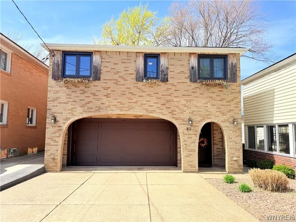 $525,000 | 31 North Shore Drive, Hamburg, NY 14219
