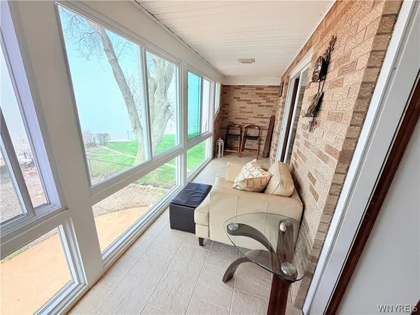 $525,000 | 31 North Shore Drive, Hamburg, NY 14219