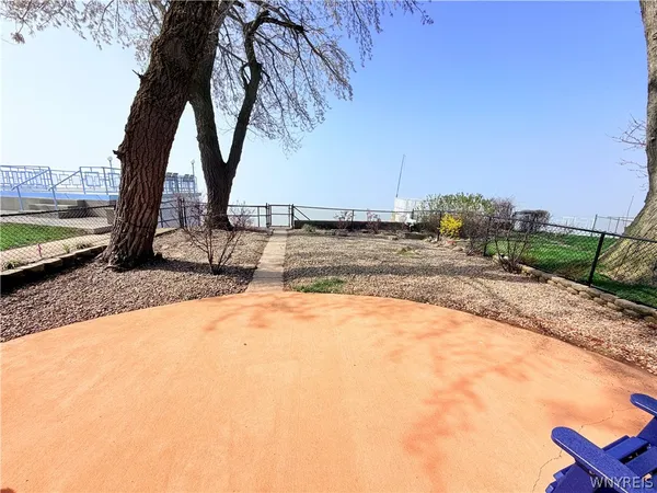 $525,000 | 31 North Shore Drive, Hamburg, NY 14219