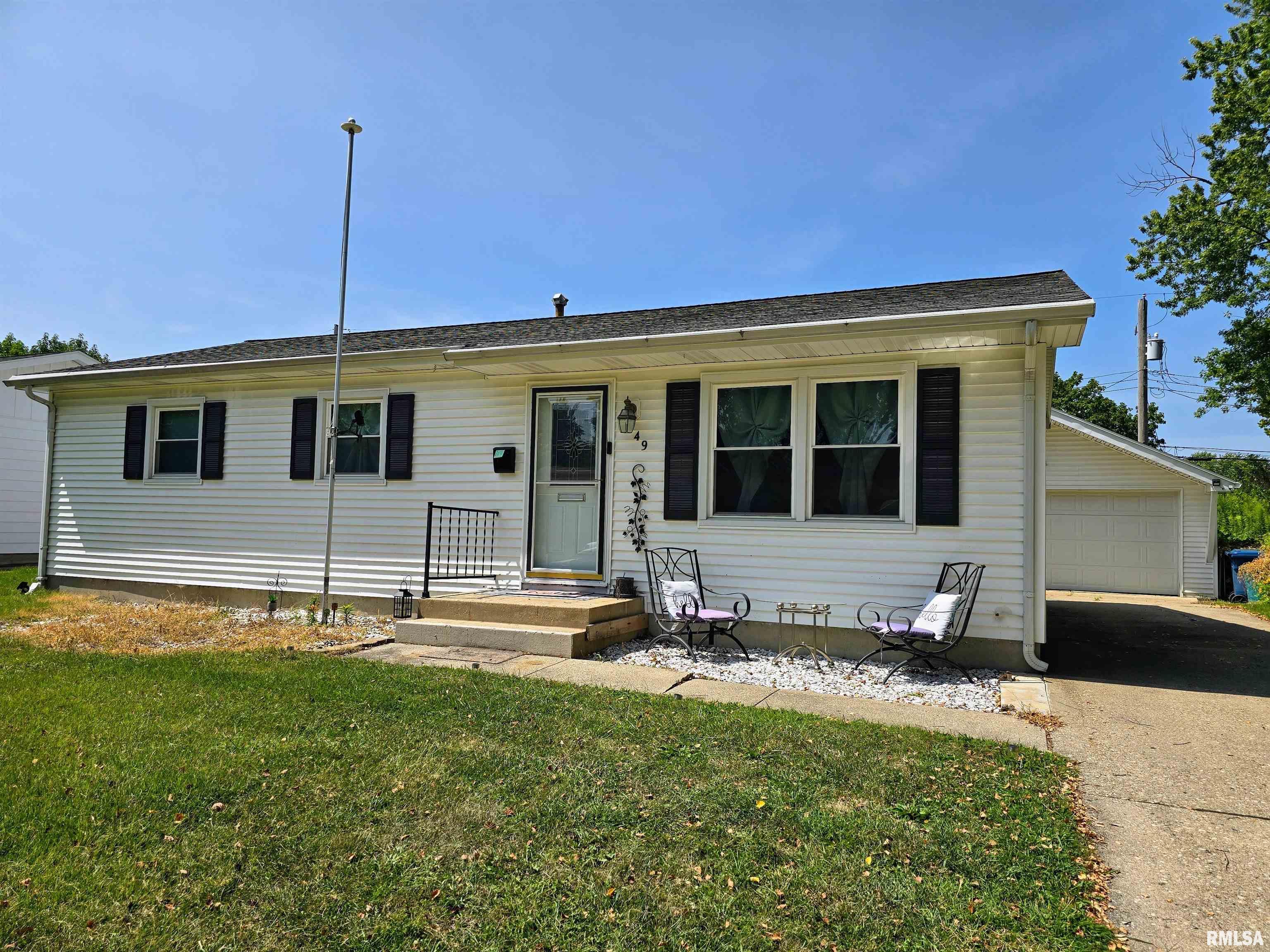 49 Friars Lane Springfield, IL 62704 - Photo 2 of 36