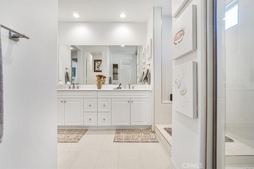 32359 Peters Street Menifee, CA 92584 - Photo 38 of 53 Master ensuite