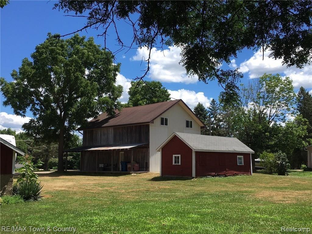9009 Beecher Road Flushing, MI 48433 - Photo 9 of 10