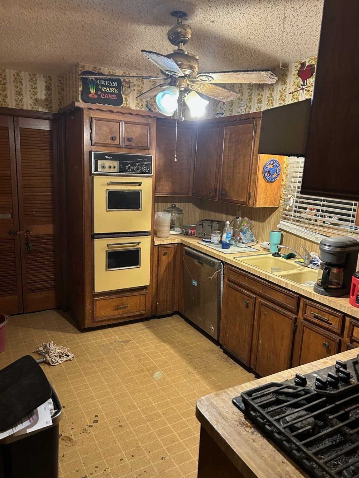 1710 Indian Shores Road Crosby, TX 77532 - Photo 4 of 9 a kitchen with a stove and a sink