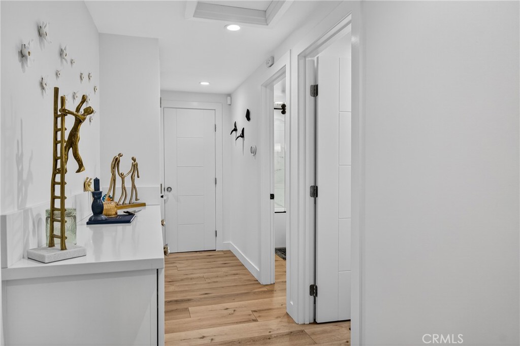 5 Cypress Way Rolling Hills Estates, CA 90274 - Photo 31 of 45 a view of a hallway with wooden floor and entryway