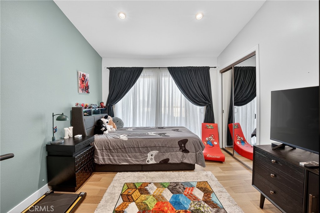 5 Cypress Way Rolling Hills Estates, CA 90274 - Photo 8 of 45 a living room with furniture and a flat screen tv
