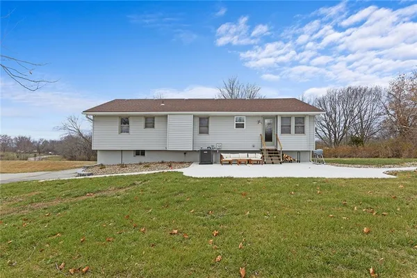 $540,000 | 22612 North Prestige Drive, Holt, MO 64048