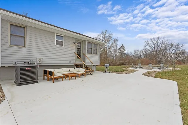 $540,000 | 22612 North Prestige Drive, Holt, MO 64048