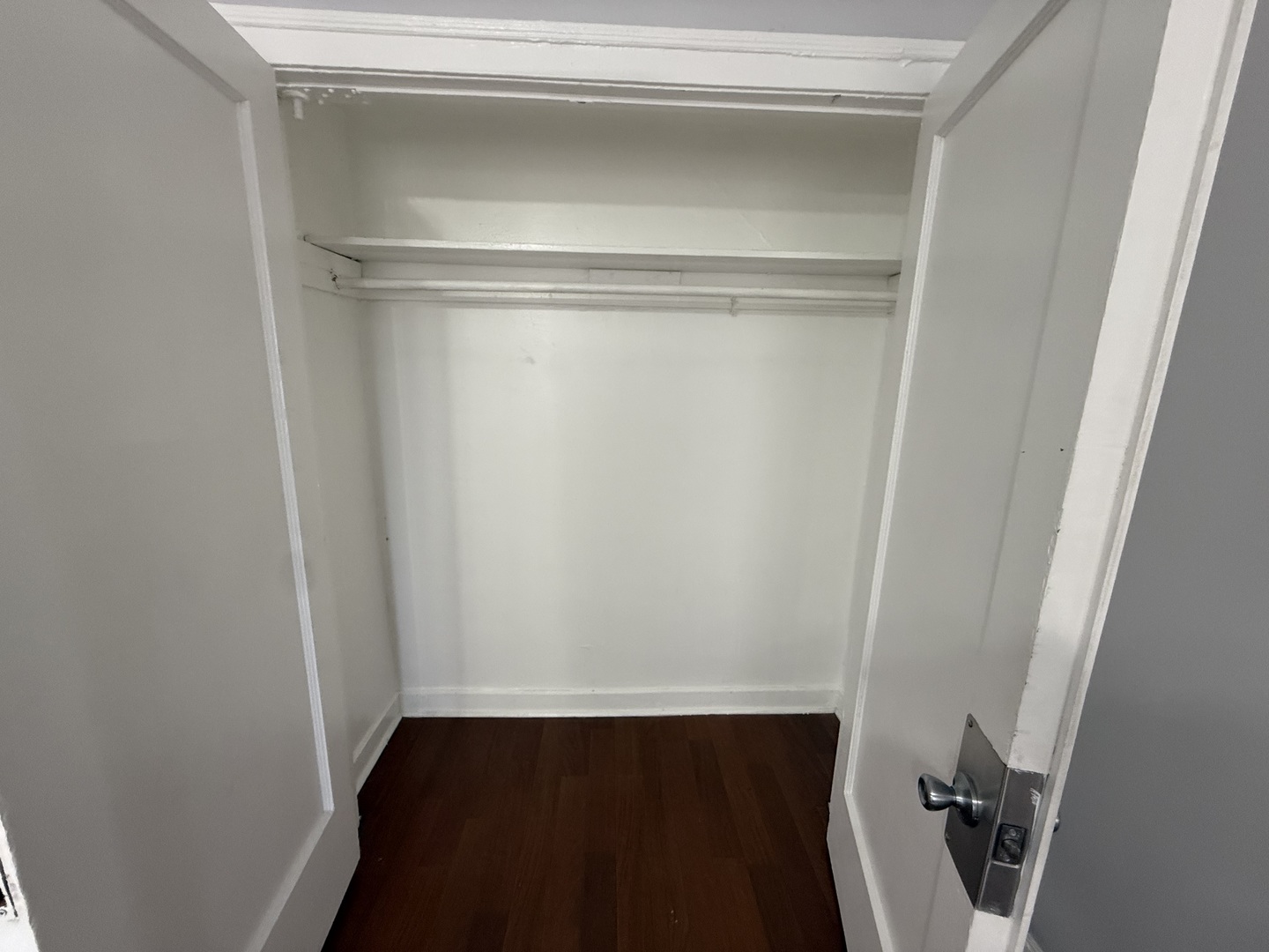 6930 North Greenview Avenue, Unit 509 Chicago, IL 60626 - Photo 8 of 10 a close view of closet