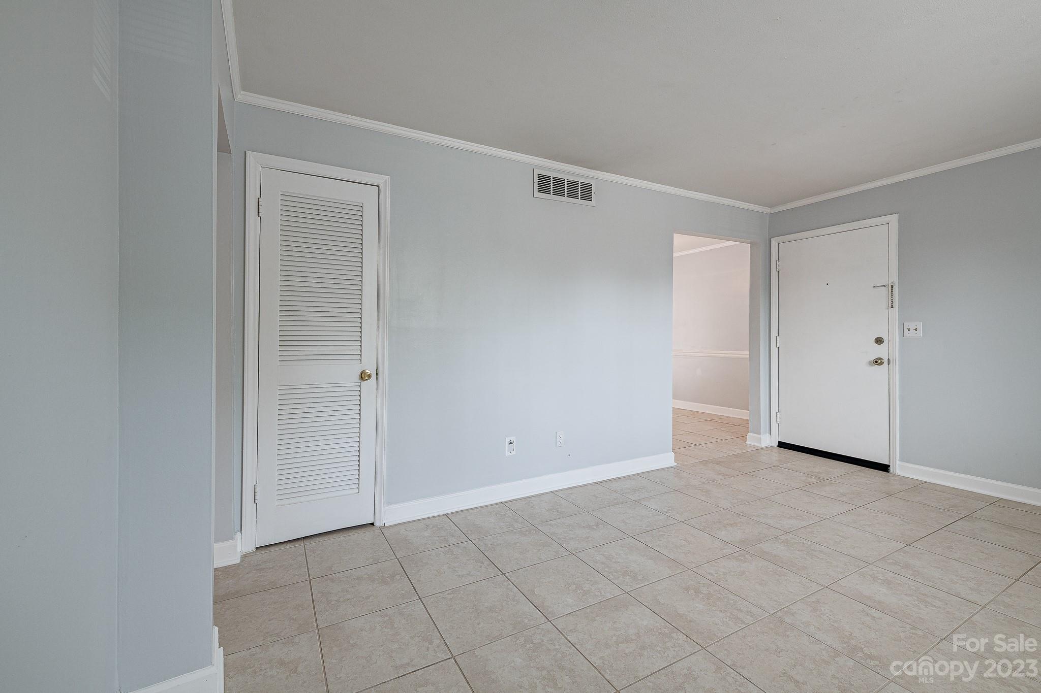 910 McAlway Road, Unit B Charlotte, NC 28211 - Photo 13 of 37 a view of an empty room