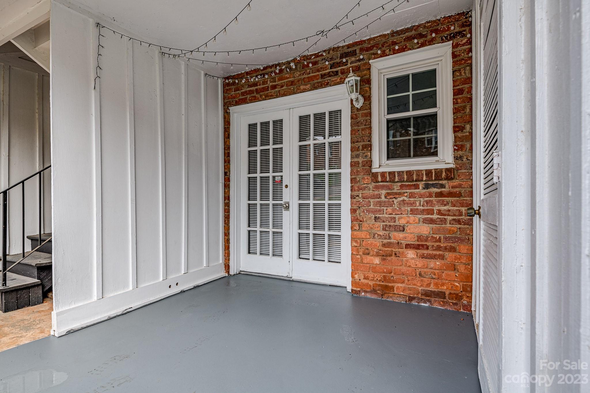 910 McAlway Road, Unit B Charlotte, NC 28211 - Photo 34 of 37 a view of an empty room with a window