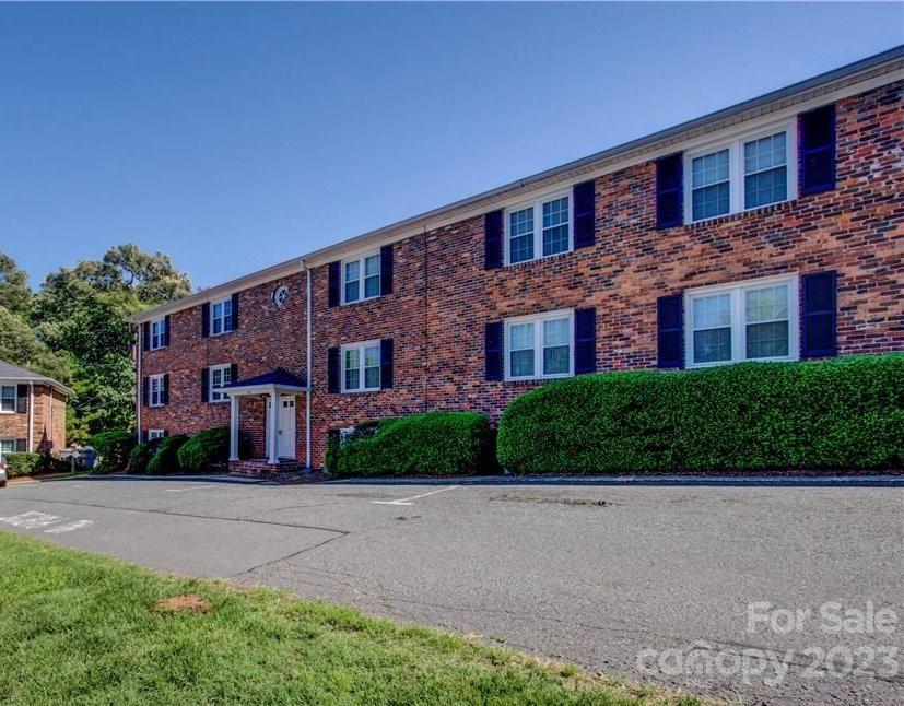 910 McAlway Road, Unit B Charlotte, NC 28211 - Photo 37 of 37 a front view of a house with a yard