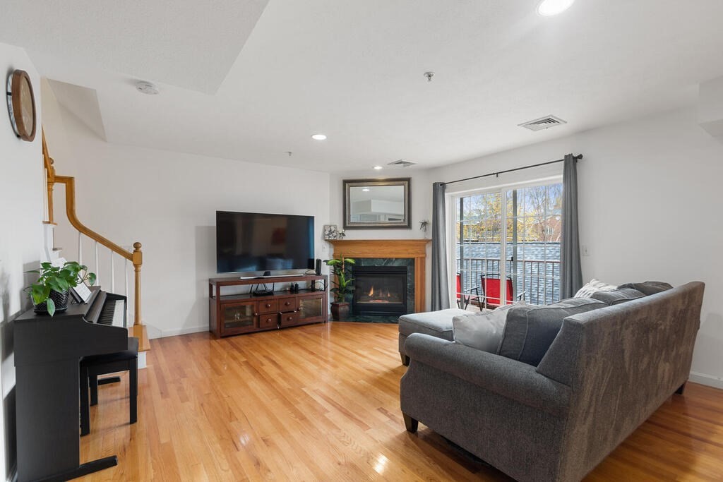 7 Conant Road, Unit 12 Winchester, MA 01890 - Photo 2 of 31 Gallery Image 2