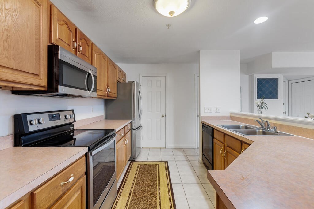 7 Conant Road, Unit 12 Winchester, MA 01890 - Photo 7 of 31 Gallery Image 7
