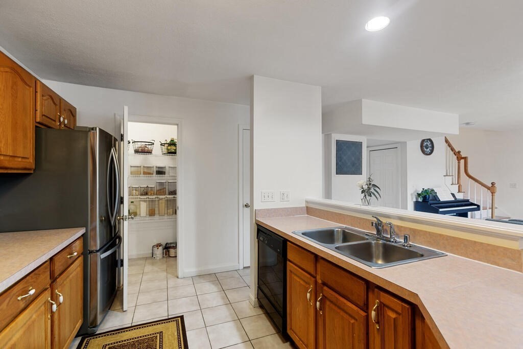 7 Conant Road, Unit 12 Winchester, MA 01890 - Photo 8 of 31 Gallery Image 8