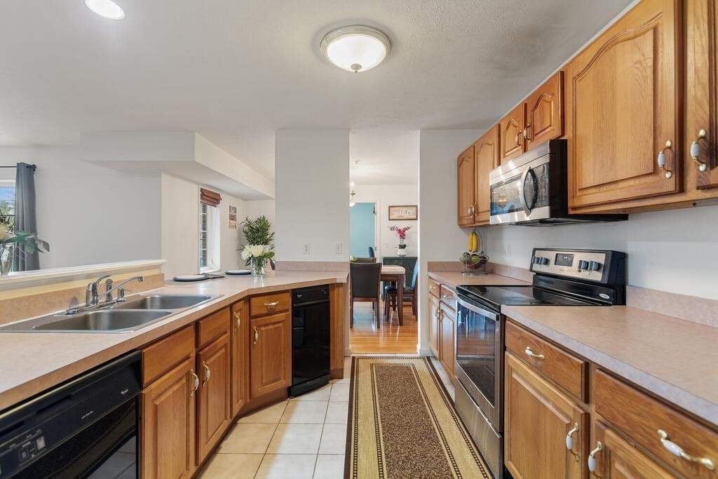 7 Conant Road, Unit 12 Winchester, MA 01890 - Photo 9 of 31 Gallery Image 9