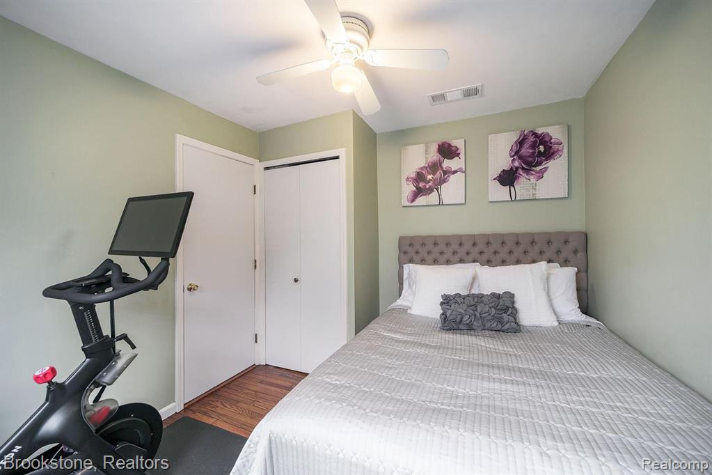 4108 Kent Road Royal Oak, MI 48073 - Photo 19 of 26
