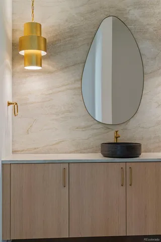 a close view of sink and tap