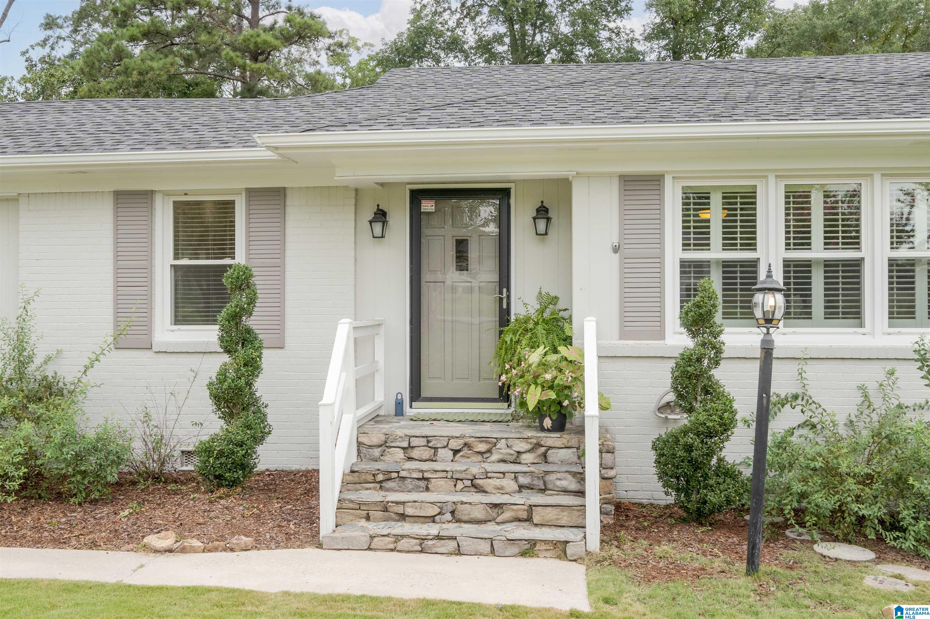 3316 Ridgely Circle Birmingham, AL 35243 - Photo 4 of 36