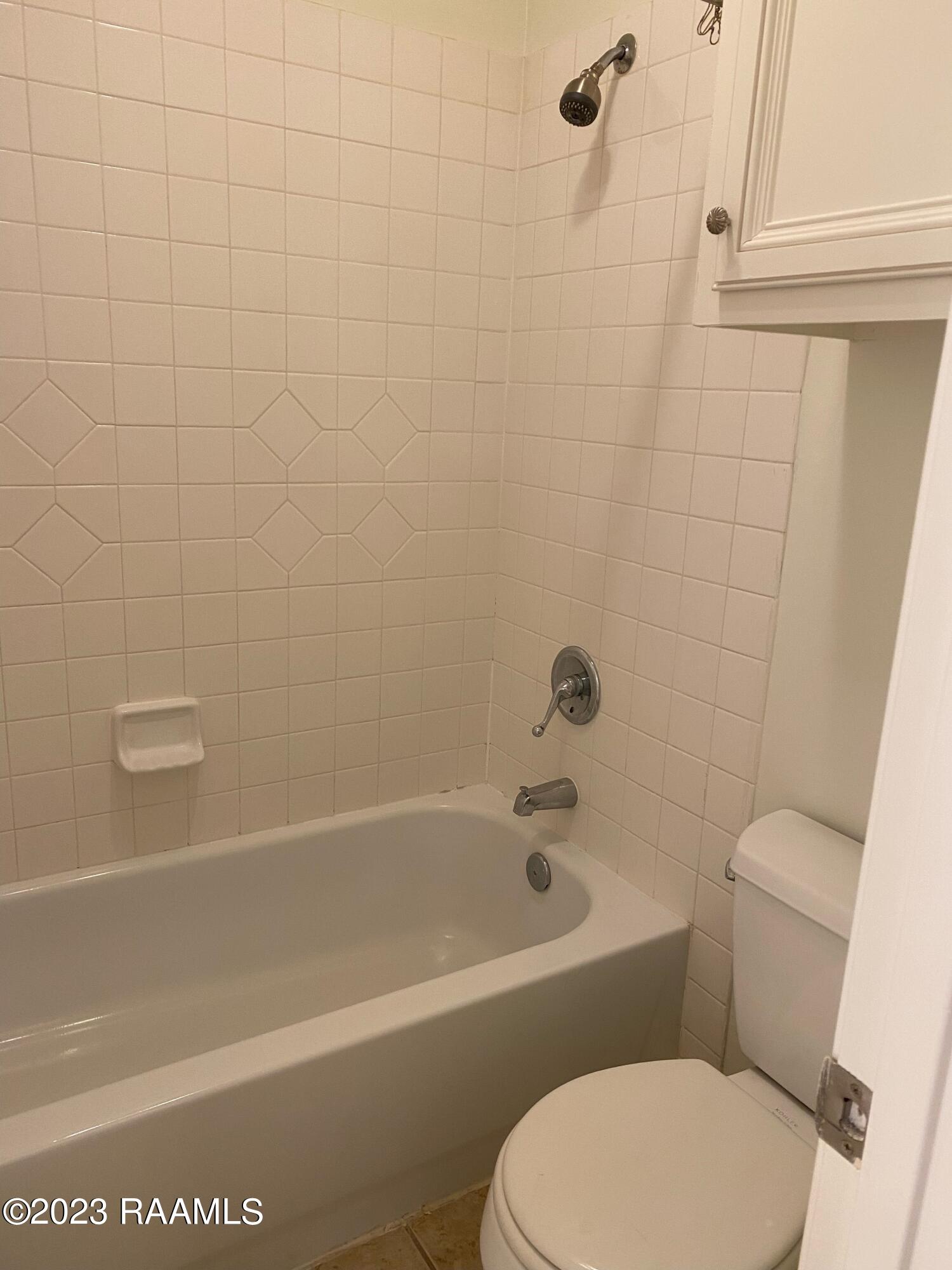 220 Doucet Road, Unit 217C Lafayette, LA 70503 - Photo 3 of 5 bathroom