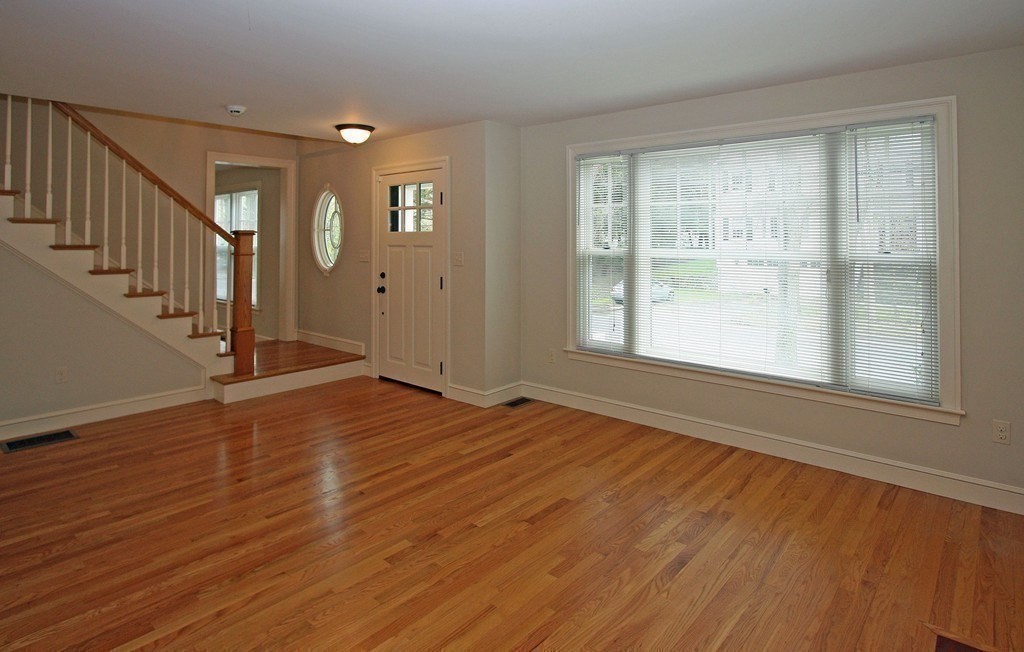 23 Overbrook Drive Wellesley, MA 02482 - Photo 4 of 29