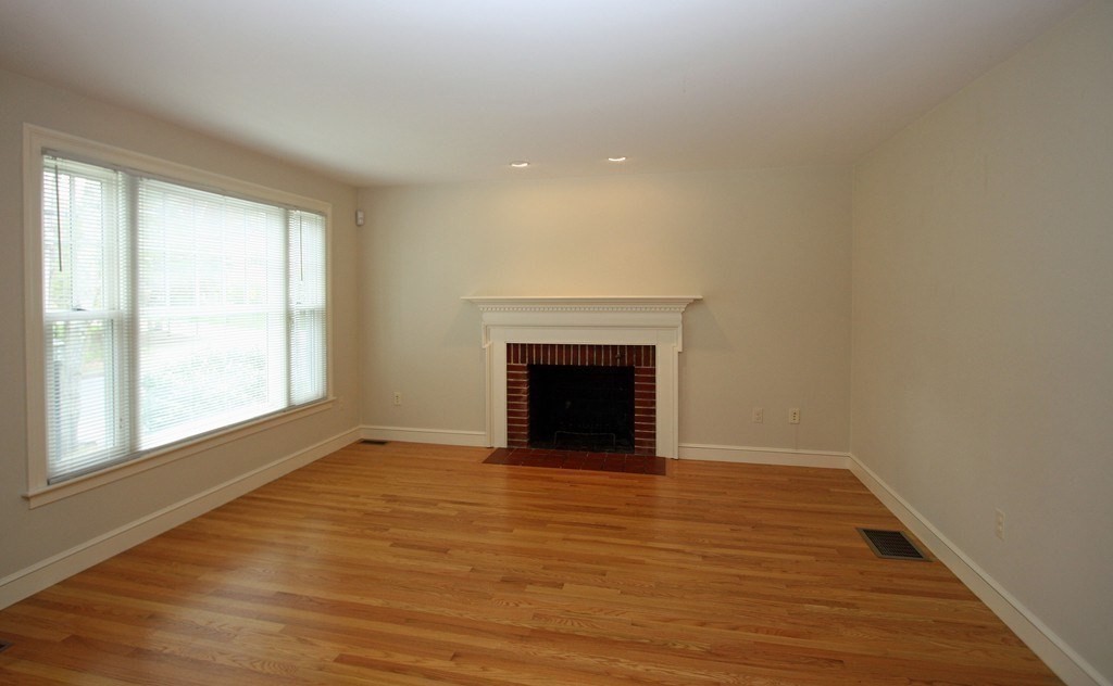 23 Overbrook Drive Wellesley, MA 02482 - Photo 5 of 29