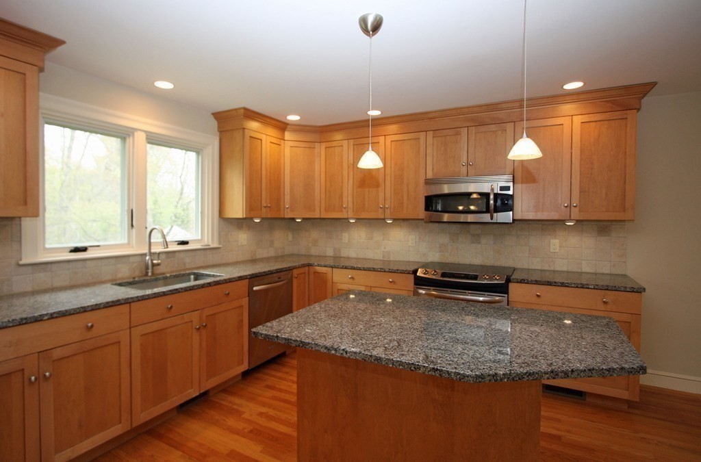 23 Overbrook Drive Wellesley, MA 02482 - Photo 8 of 29