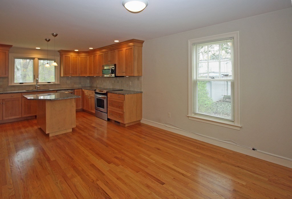 23 Overbrook Drive Wellesley, MA 02482 - Photo 10 of 29