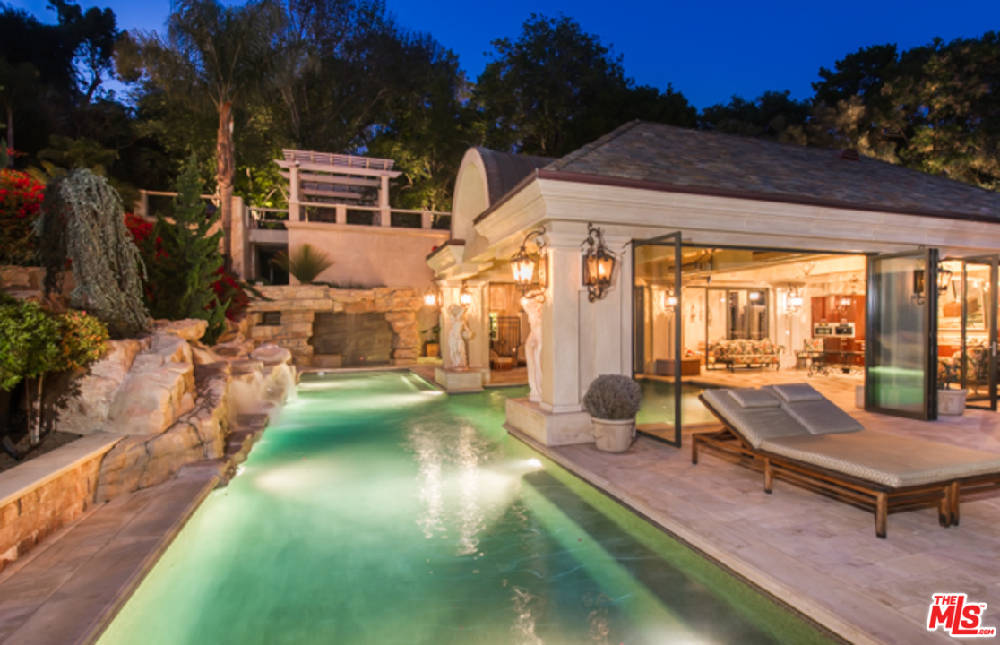 11459 Bellagio Road Los Angeles, CA 90049 - Photo 13 of 42