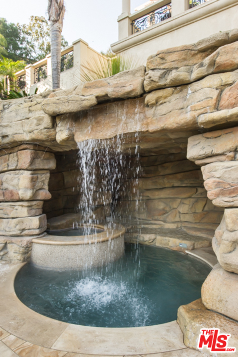 11459 Bellagio Road Los Angeles, CA 90049 - Photo 23 of 42