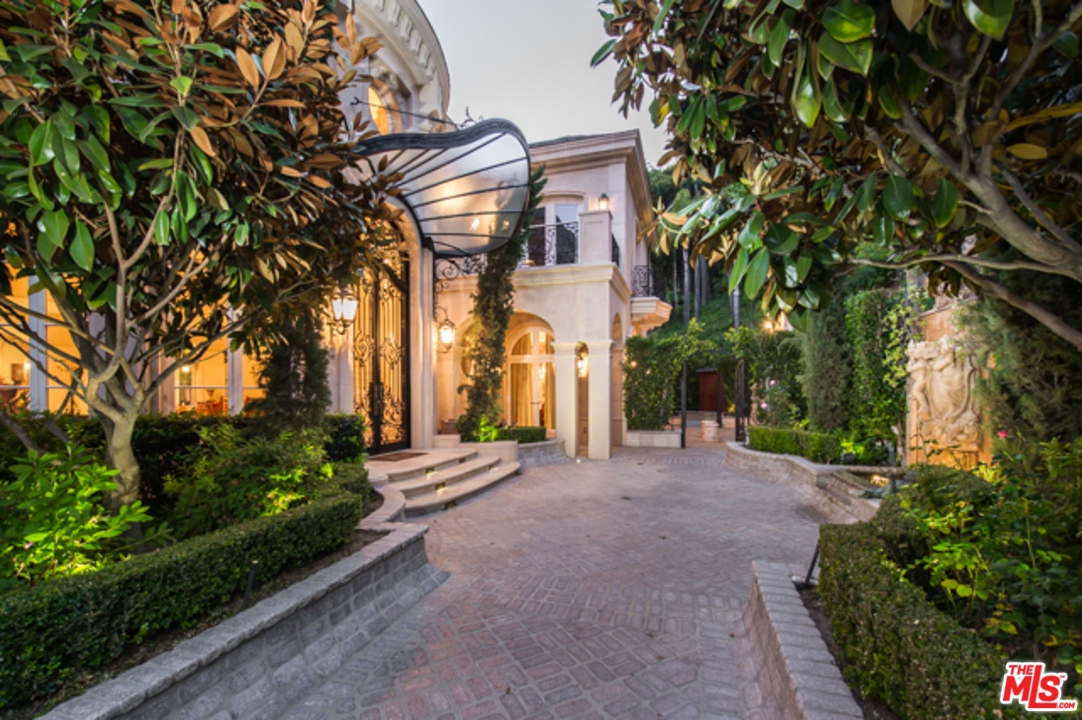 11459 Bellagio Road Los Angeles, CA 90049 - Photo 4 of 42