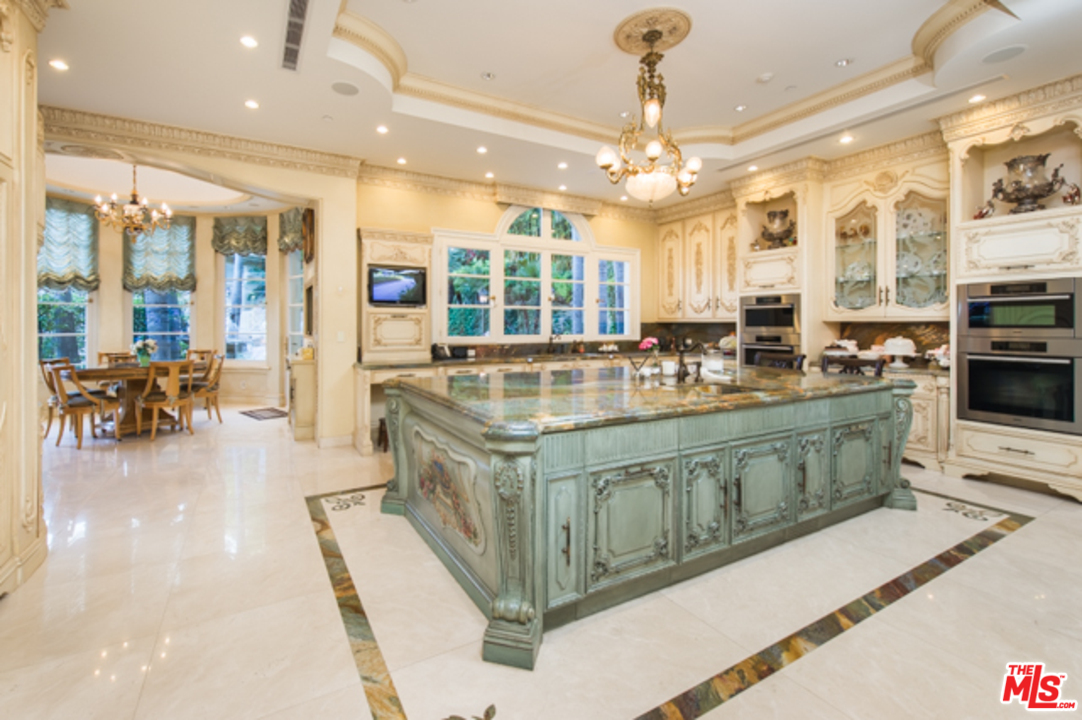 11459 Bellagio Road Los Angeles, CA 90049 - Photo 39 of 42