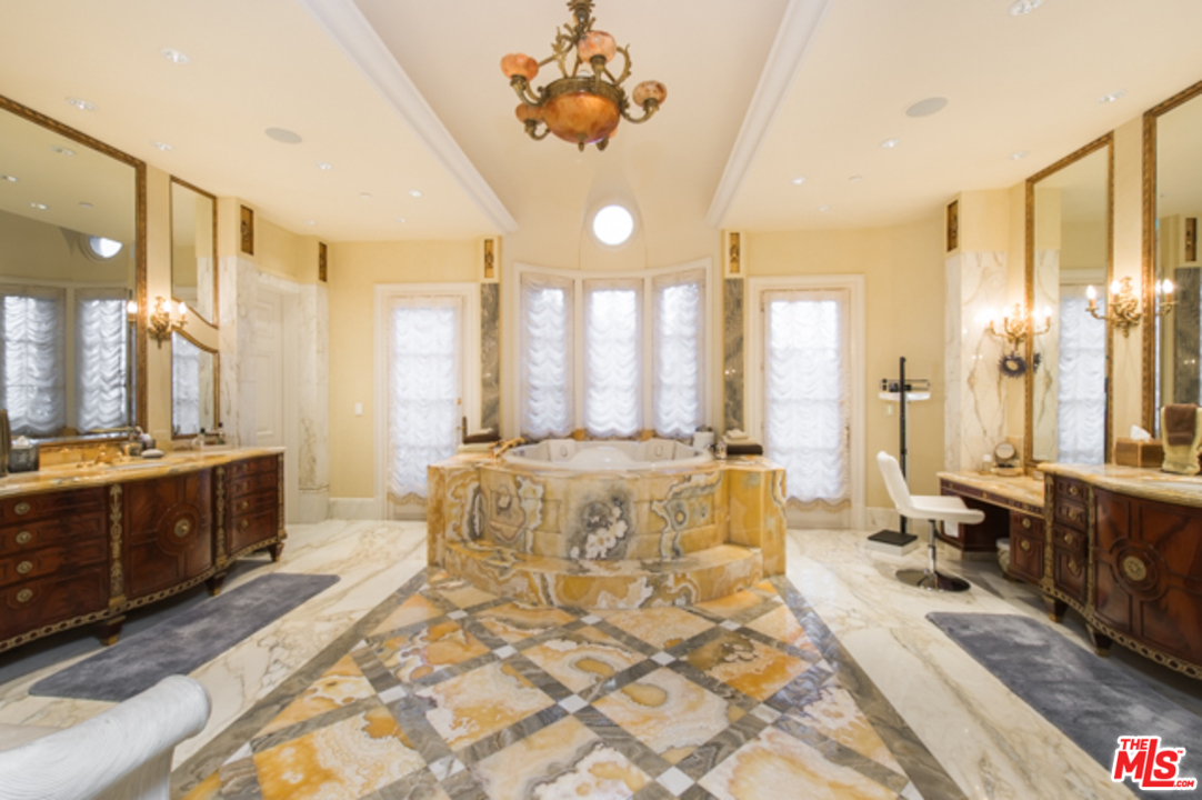 11459 Bellagio Road Los Angeles, CA 90049 - Photo 41 of 42