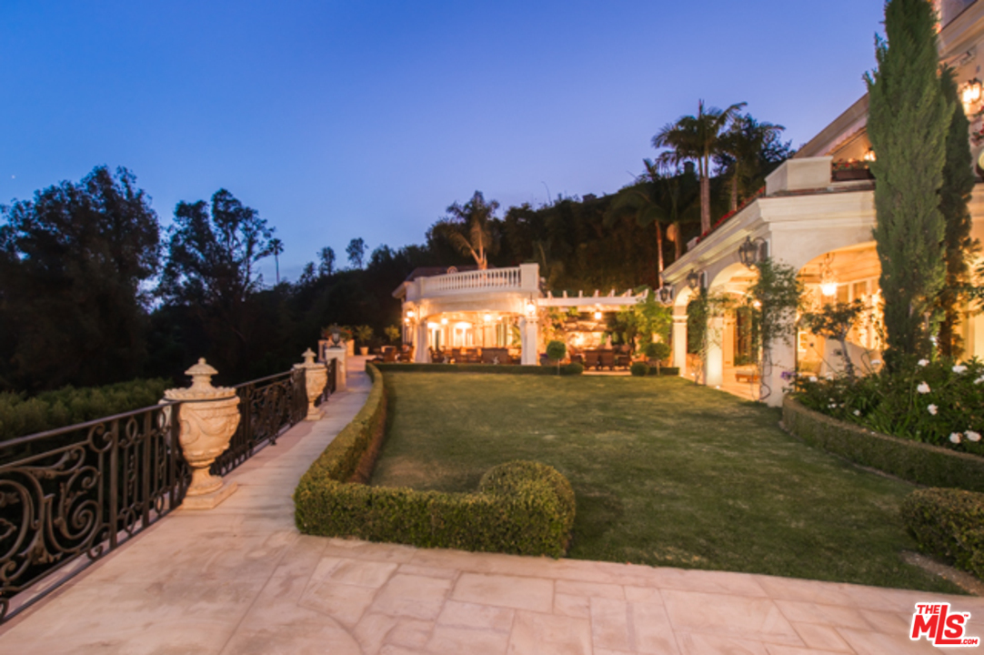 11459 Bellagio Road Los Angeles, CA 90049 - Photo 7 of 42