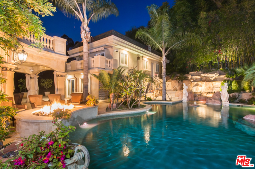 11459 Bellagio Road Los Angeles, CA 90049 - Photo 10 of 42