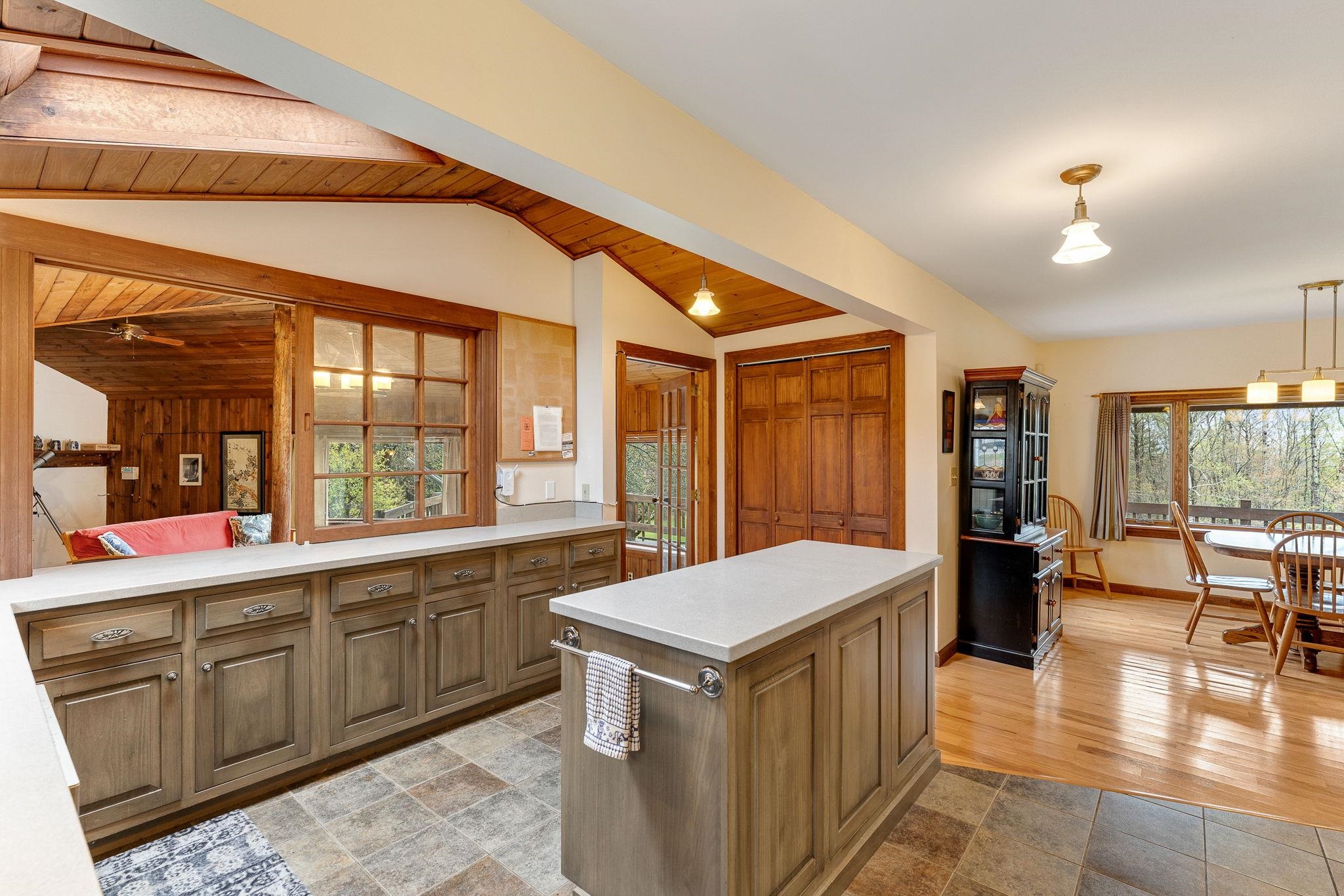 1641 West Hill Road Rochester, VT 05767 - Photo 15 of 58