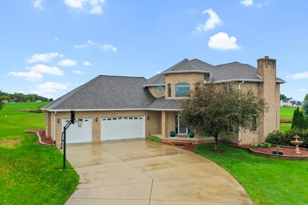 $699,900 | 4140 Gemstone Trail, Green Bay, WI 54311