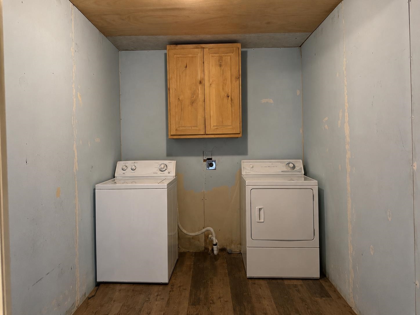 206 Thurman Loop Llano, TX 78643 - Photo 31 of 41 Photo digitally enhanced/cleaned. Room appearance may not accurately reflect current condition.