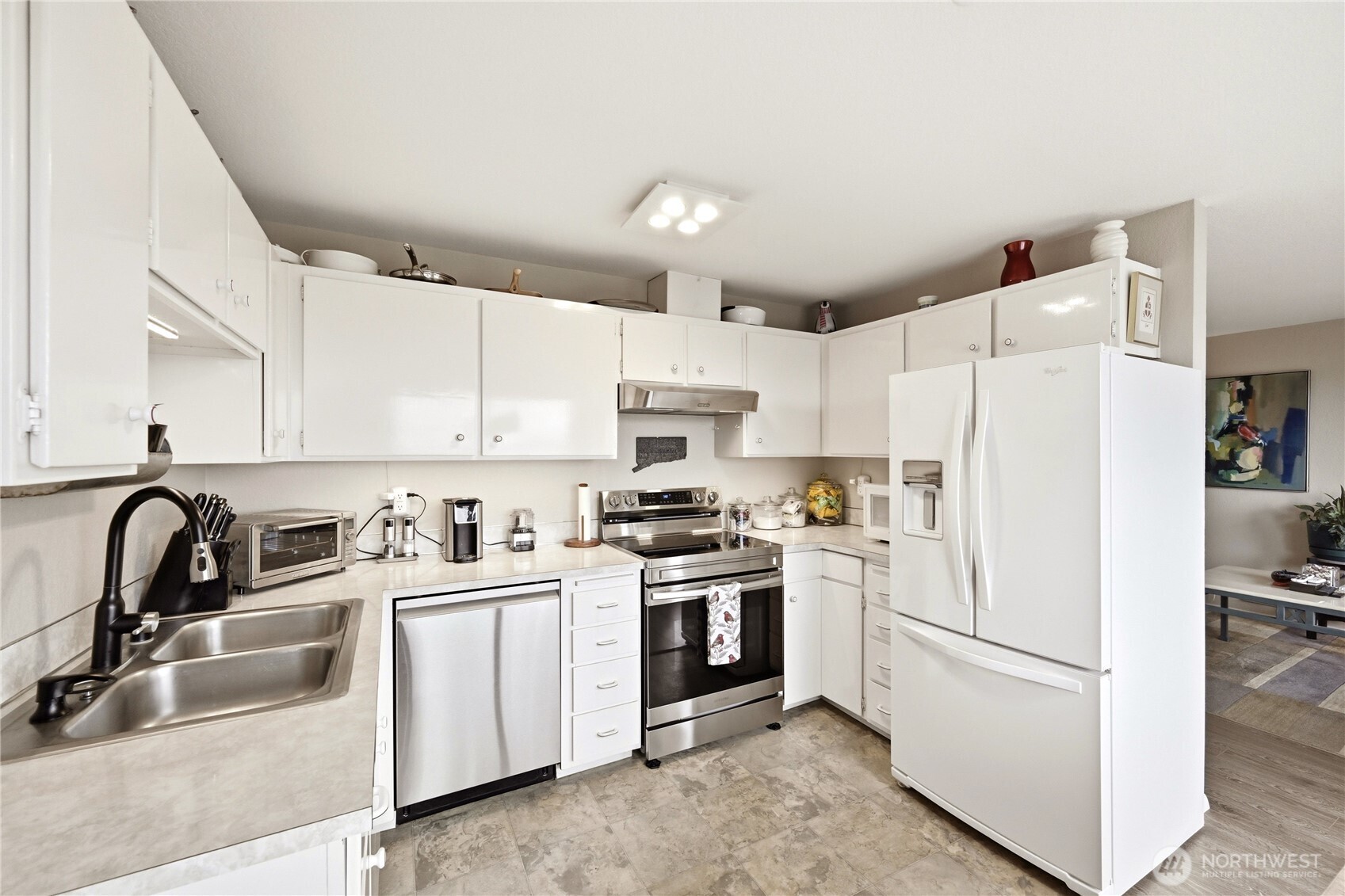 2619 Rucker Avenue, Unit 6 Everett, WA 98201 - Photo 8 of 25