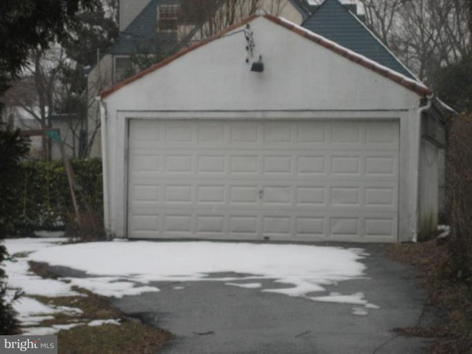 7104 Sheffield Road Baltimore, MD 21212 - Photo 2 of 17 Garage 1