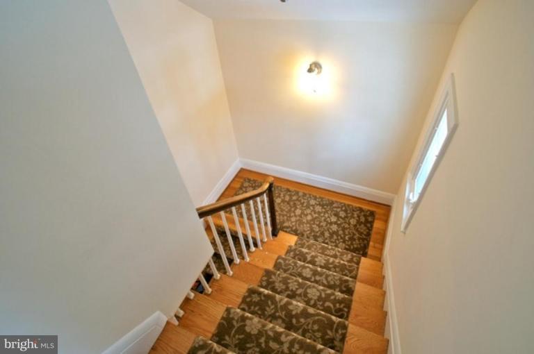 7104 Sheffield Road Baltimore, MD 21212 - Photo 15 of 17 Hallway