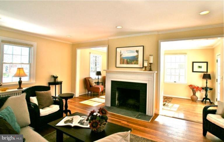 7104 Sheffield Road Baltimore, MD 21212 - Photo 5 of 17 Living Room #3