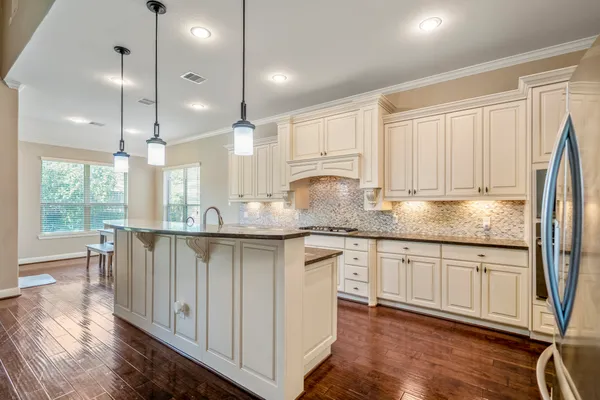 $560,000 | 6815 Cottonwood Crest Lane, Katy, TX 77493