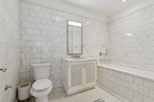 $3,200,000 | 160 West 12th Street, Unit 32 | West Village