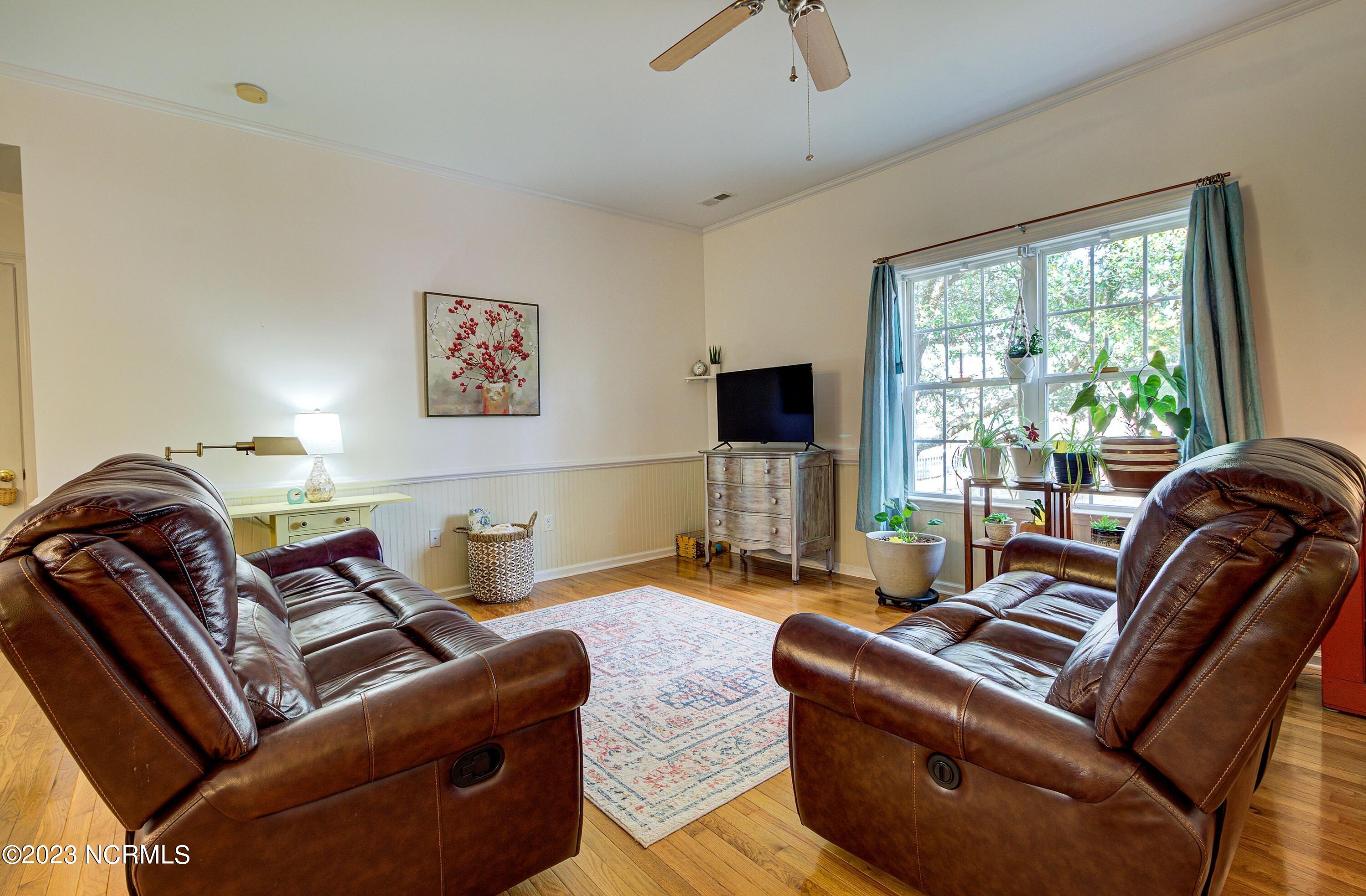 1116 Fillmore Road Southport, NC 28461 - Photo 12 of 44 Living Room