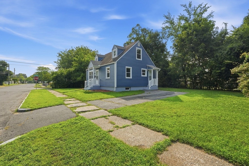 15 Pear Street Springfield, MA 01109 - Photo 26 of 27 Gallery Image 26