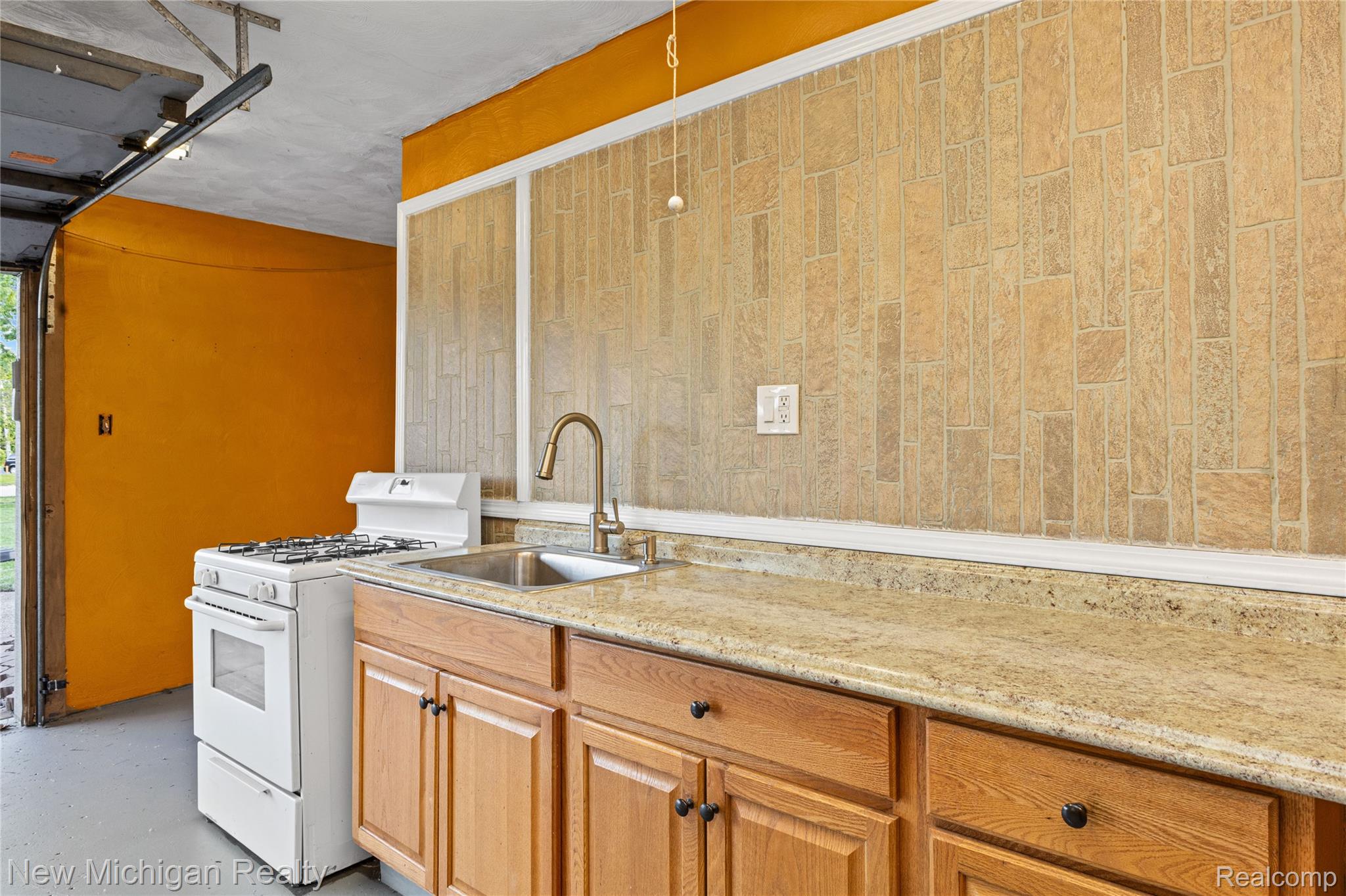 8359 Chicago Road South Warren, MI 48093 - Photo 68 of 74
